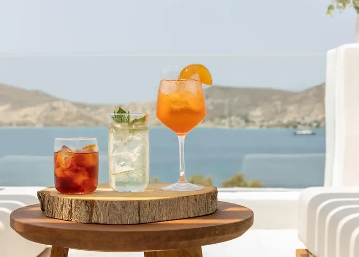 فندق Parian Lithos 3*