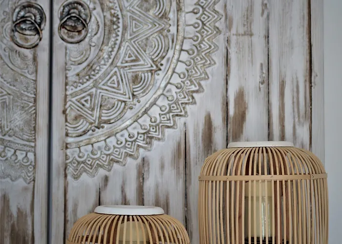 Parian Lithos فندق