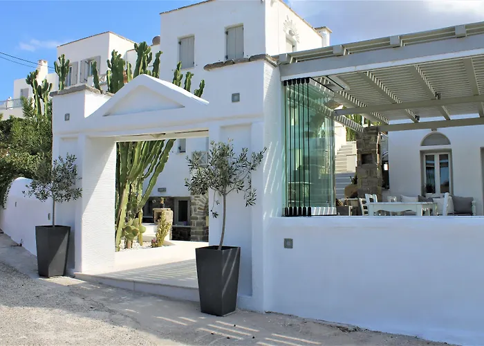 فندق Parian Lithos 3*