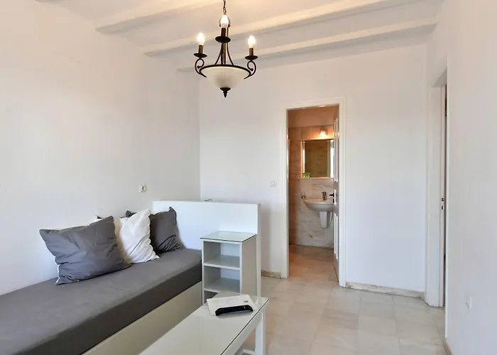 Parian Lithos 3* ناوسا