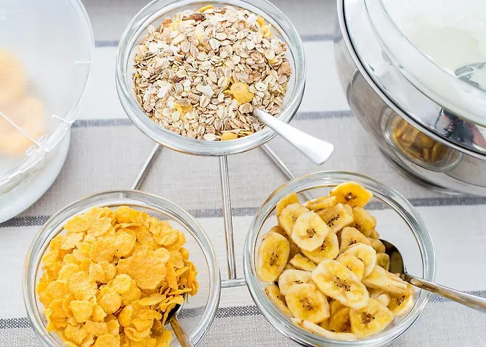 Parian Lithos فندق ناوسا