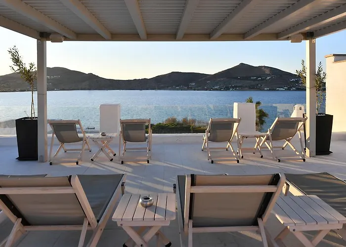 Parian Lithos فندق 3*