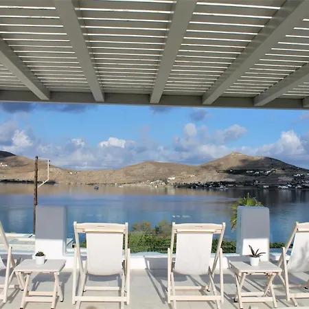 Parian Lithos Hotel 3*