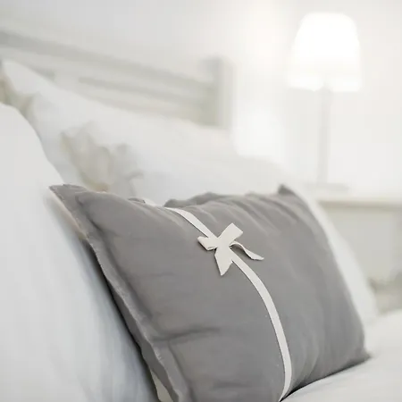 Otel Parian Lithos 3*
