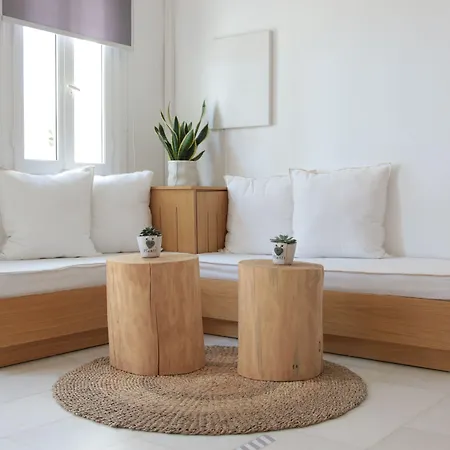 Otel Parian Lithos