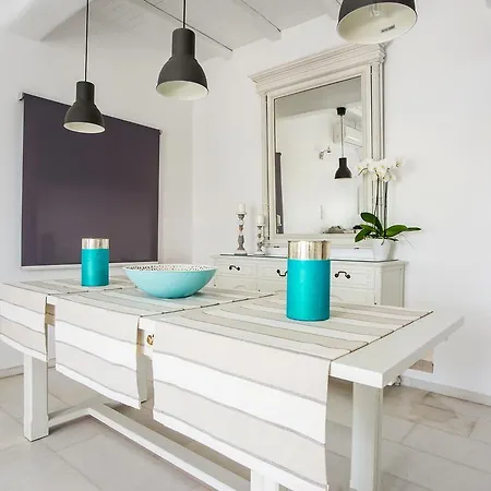 Parian Lithos Hotel 3*