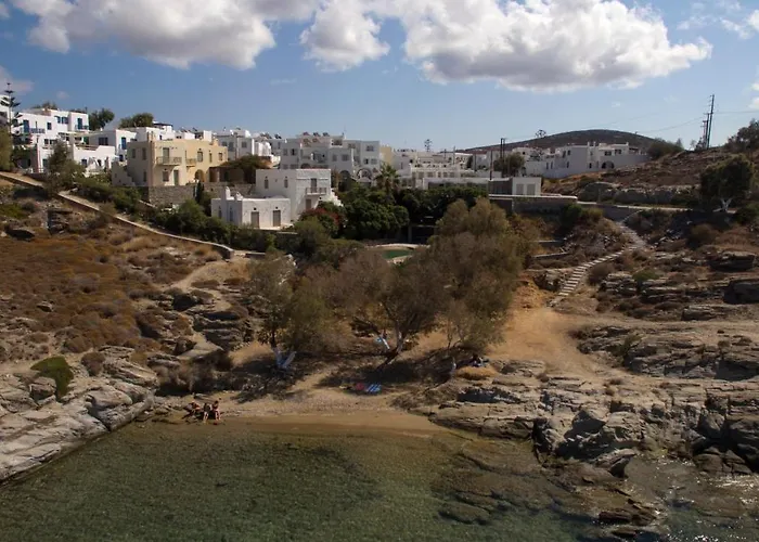 Parian Lithos Hotel 3*