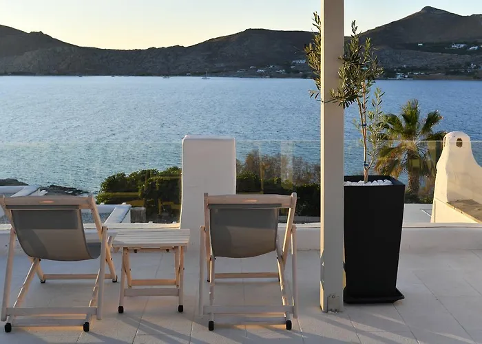 Parian Lithos 3* Naousa (Paros)